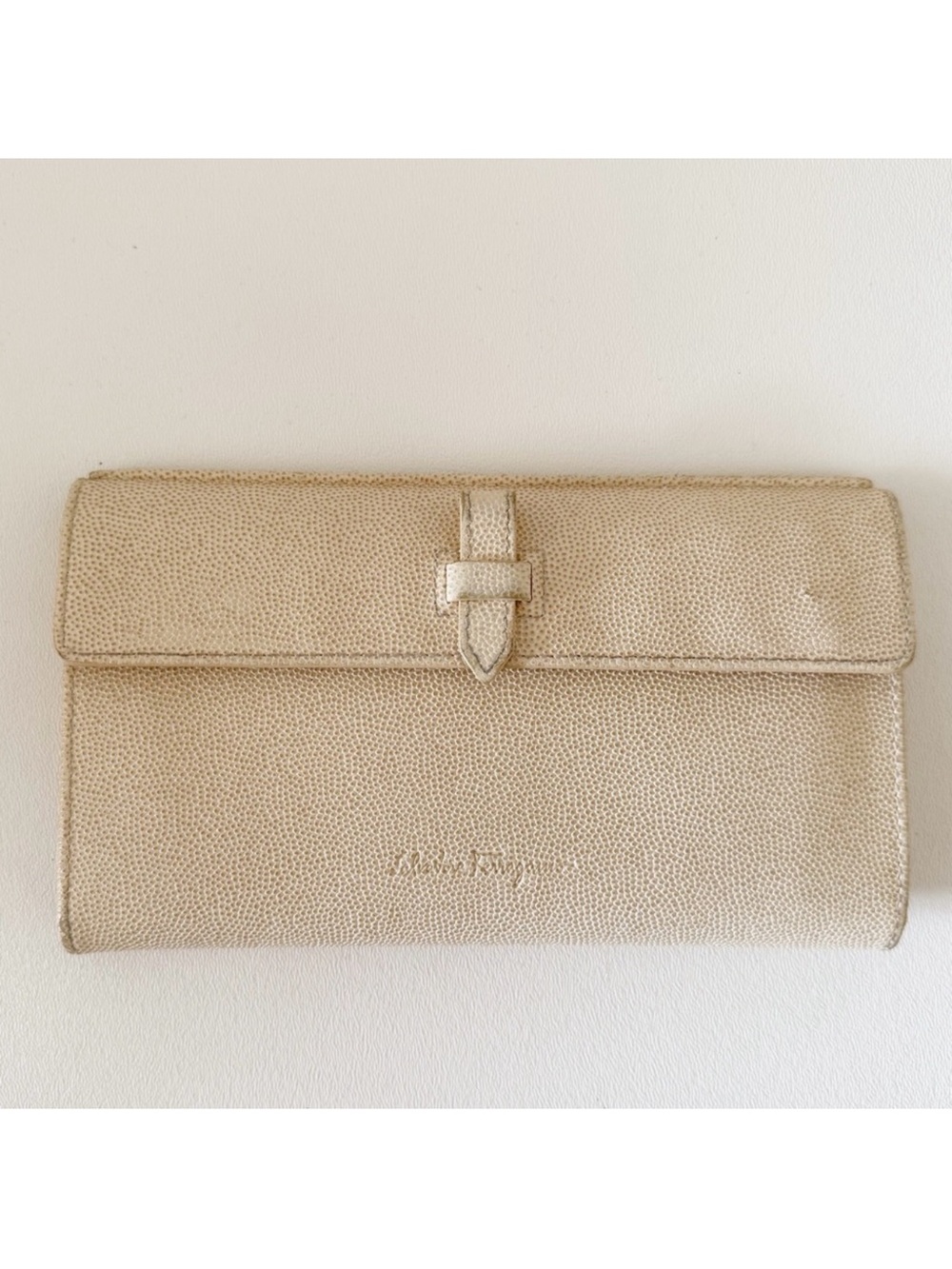 Salvatore Ferragamo Wallet Pebbled Leather Slim Cream Classic Chic Minimalist